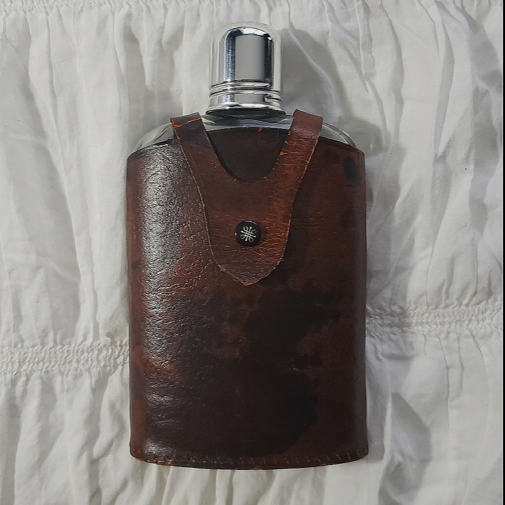 Vintage Liquor carrier